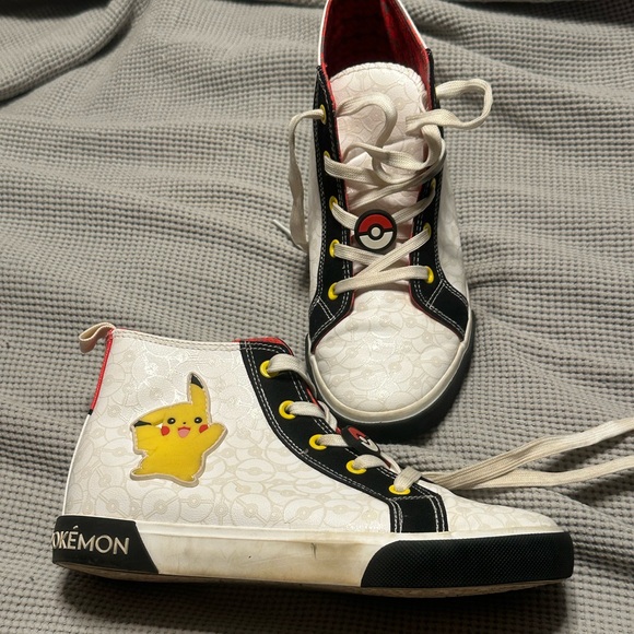 Pokémon shoes - Picture 4 of 8